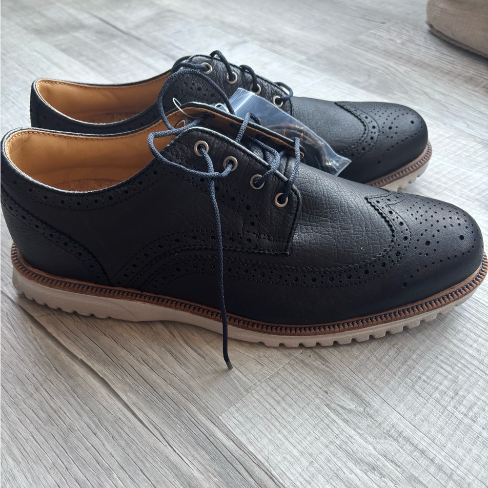 Men's Black Leather Wingtip Golf Clubhouse Shoes NWT